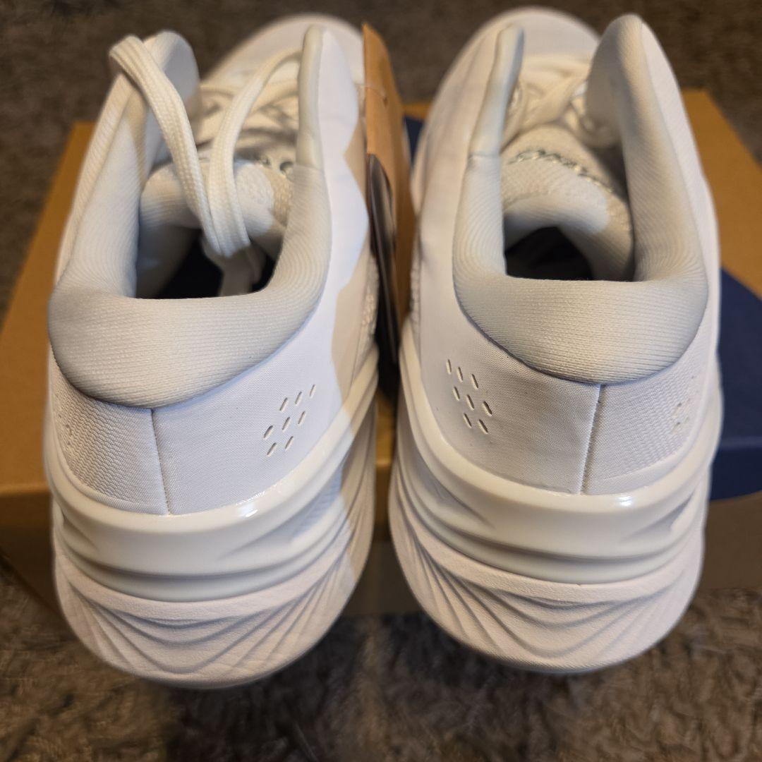 新品 アシックス ゲルバースト バスケ 27cm 白