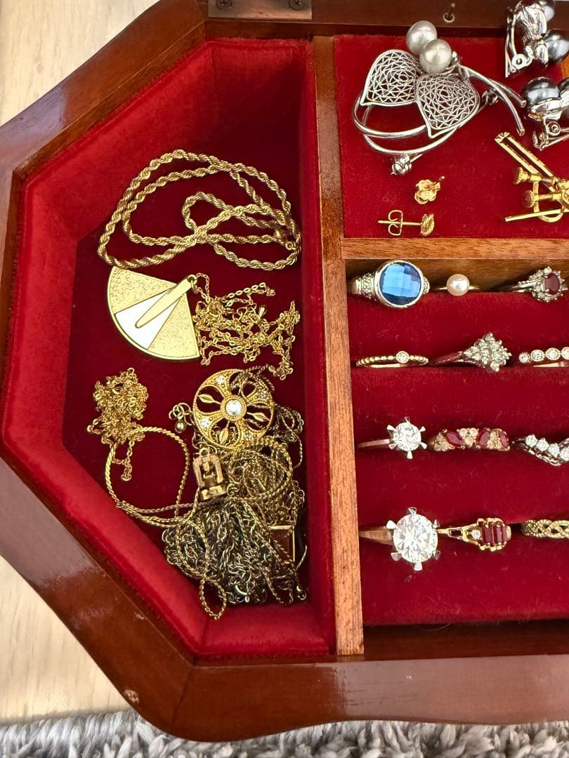 T*a様 アクセサリーセット　遺品整理