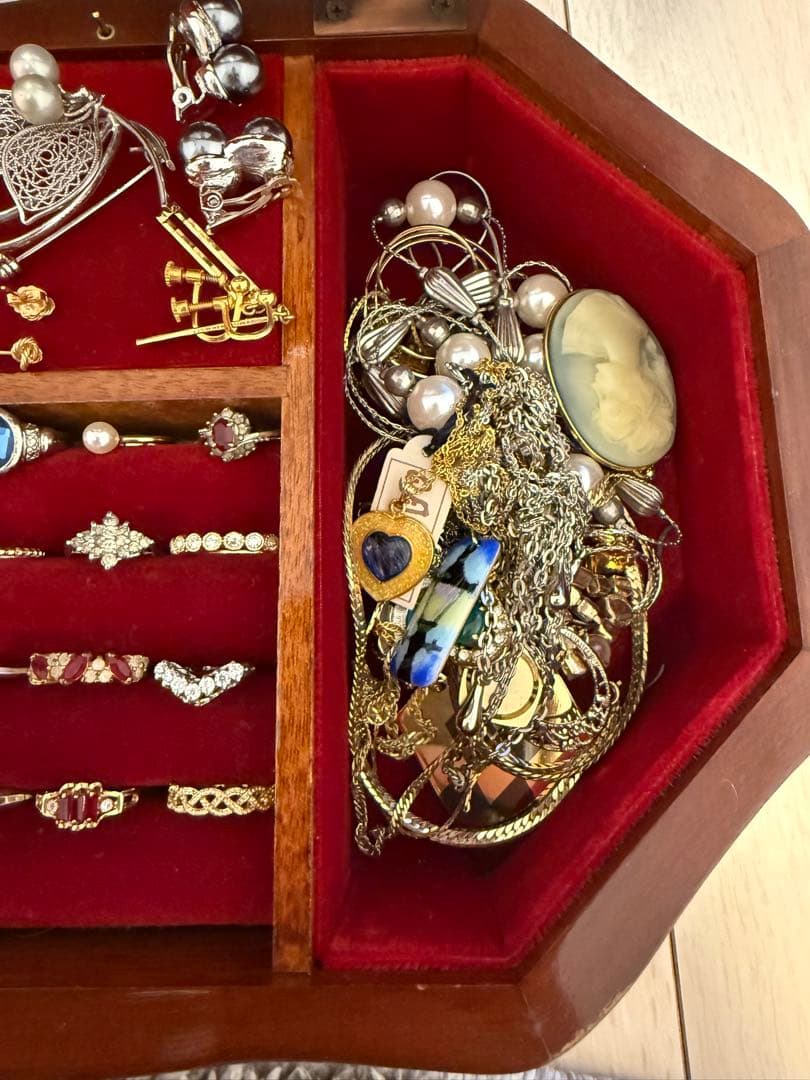 T*a様 アクセサリーセット　遺品整理