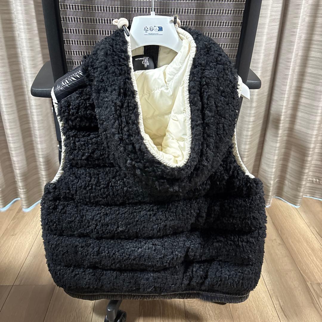 hiroさま専用 【美品】モンクレール ボア素材 ブラックダウンベスト