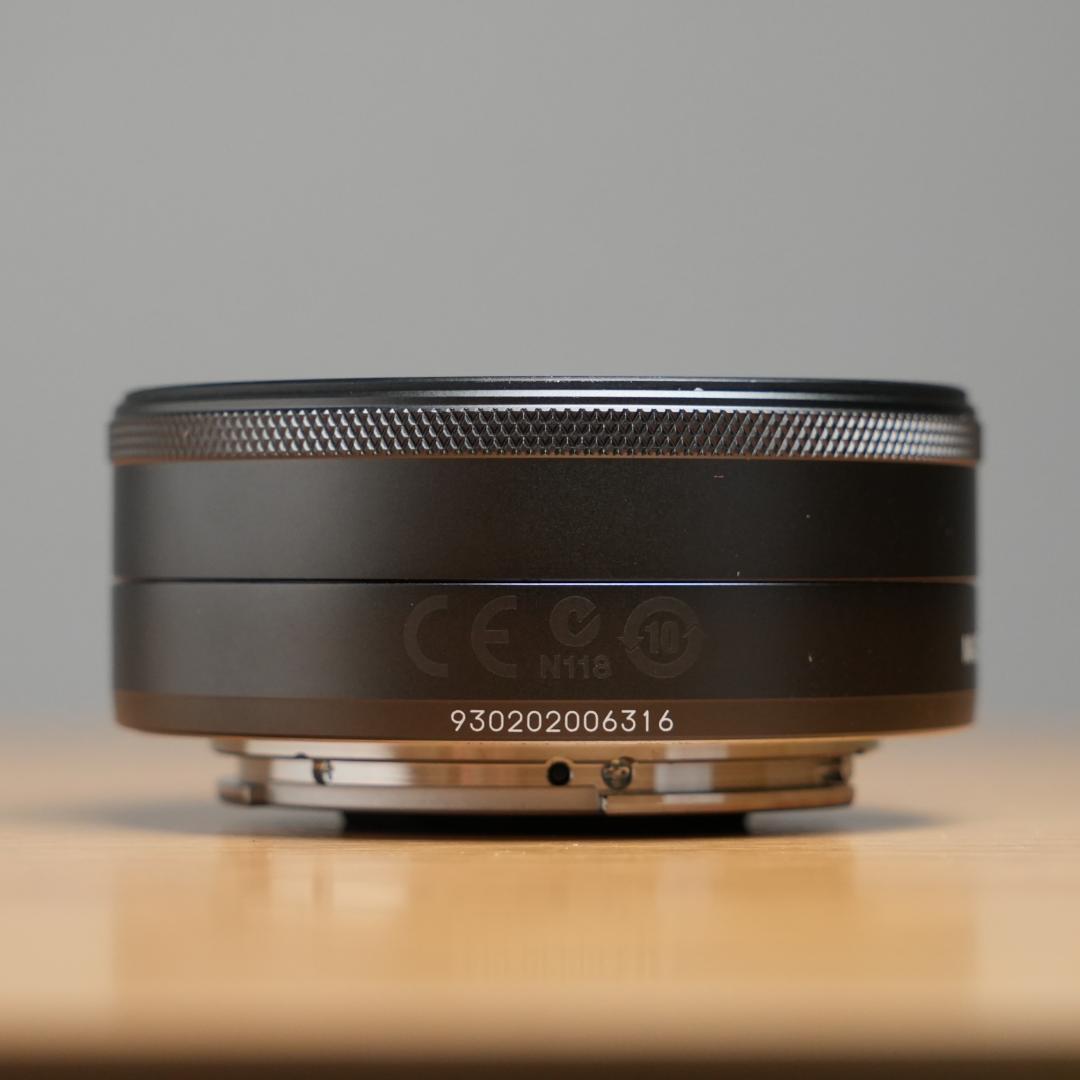 CANON EF-M22mm F2 STM グラファイト