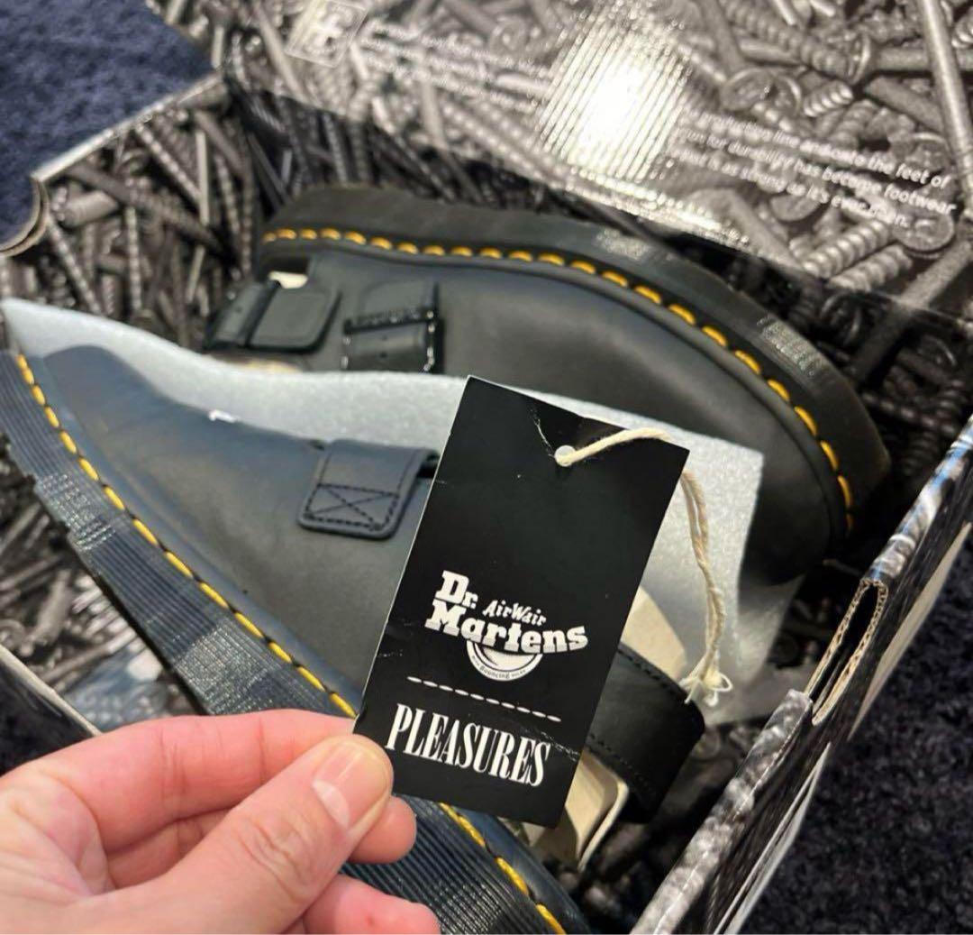 Dr.Martens Pleasures Jorge サンダル