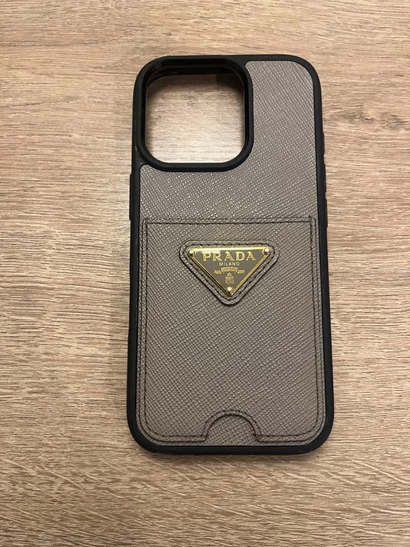 PRADA iPhone16pro ケース カードポケット付き