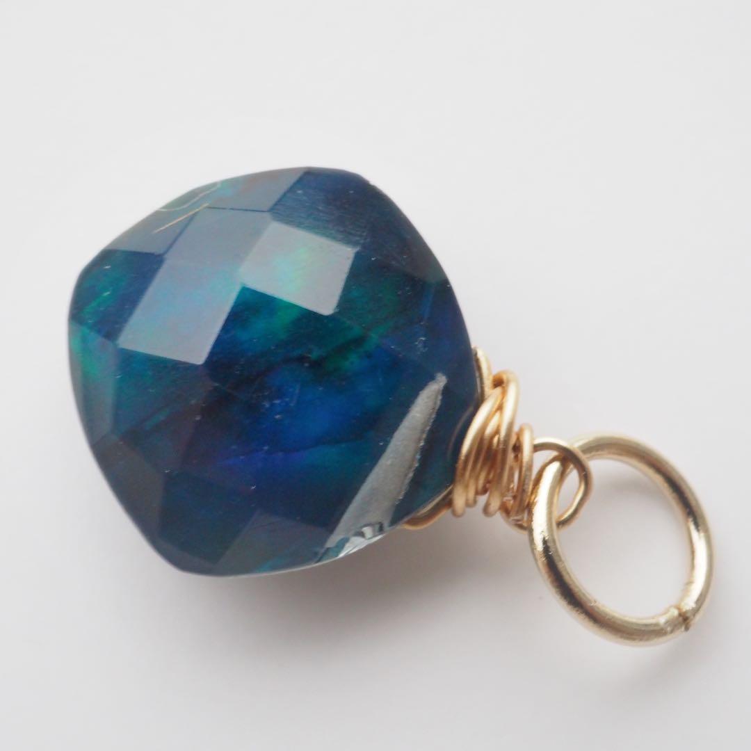 【抹茶】《1点限定/現品です》サニーグリーン翡翠の大粒枠留めトップ