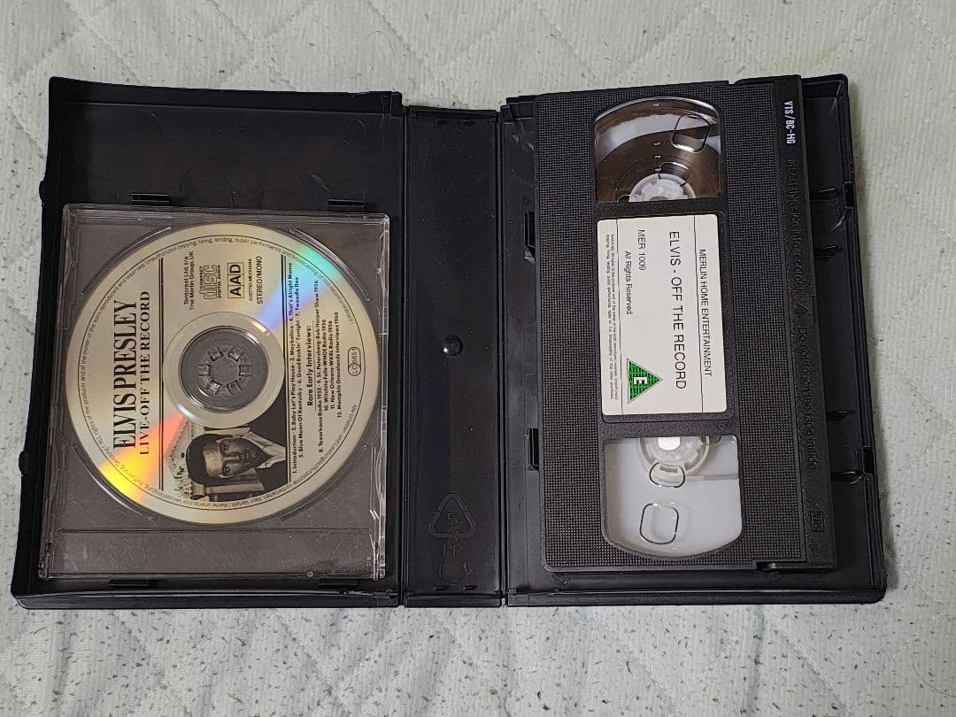 洋楽 ELVIS Off The Record VHS CD