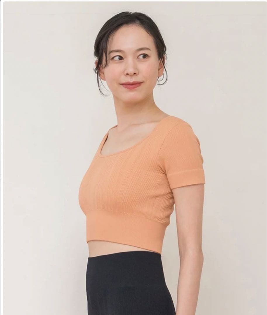 【新品Lサイズ】SUKALA　ウエーブリブアクティブクロップドトップス