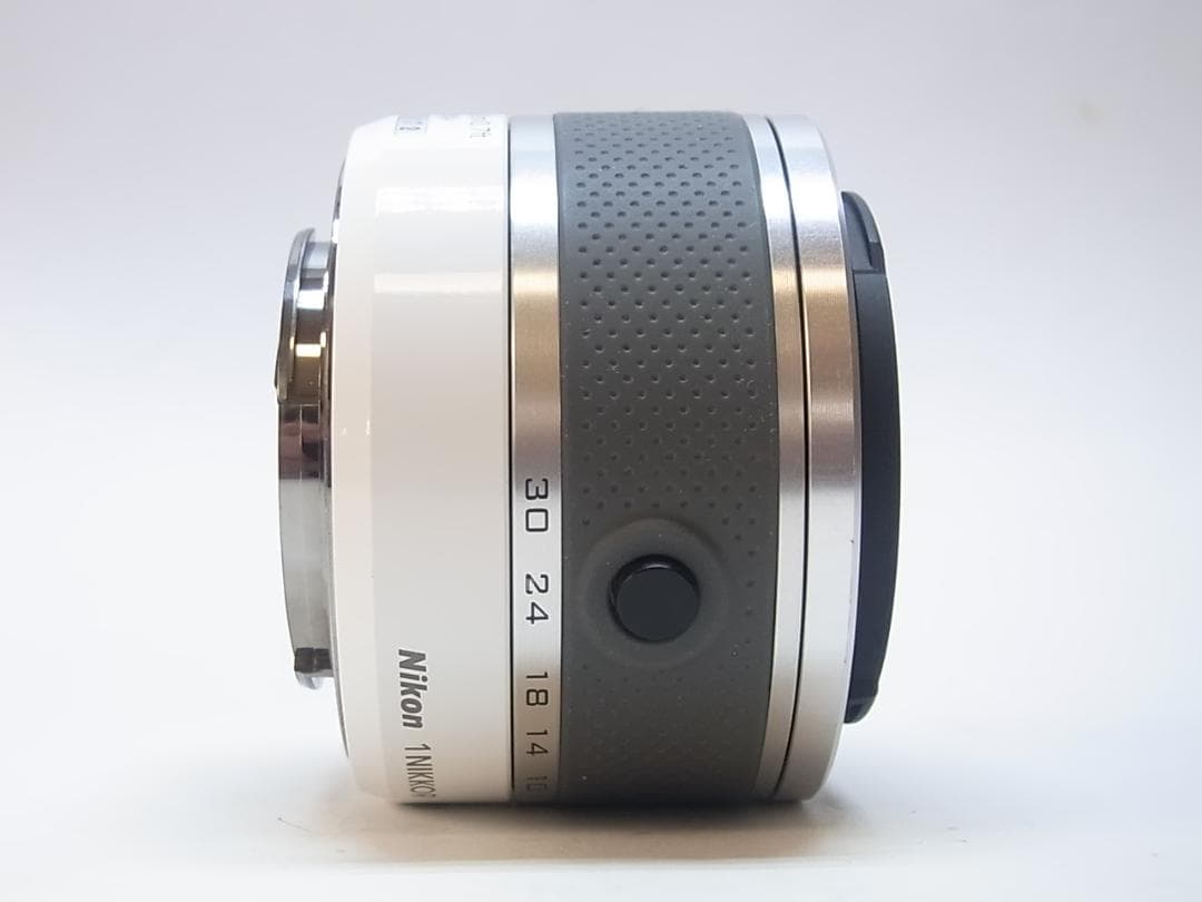 【カメラレンズ】ニコン1　Nikkor VR　10-30mm 白