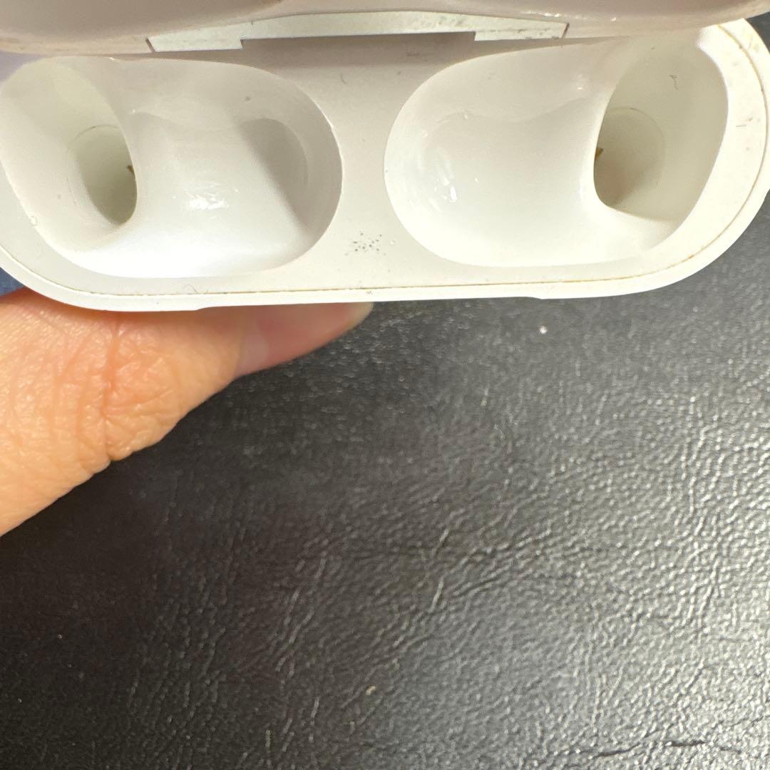 AirPods本体 ホワイト　正規品　箱無し