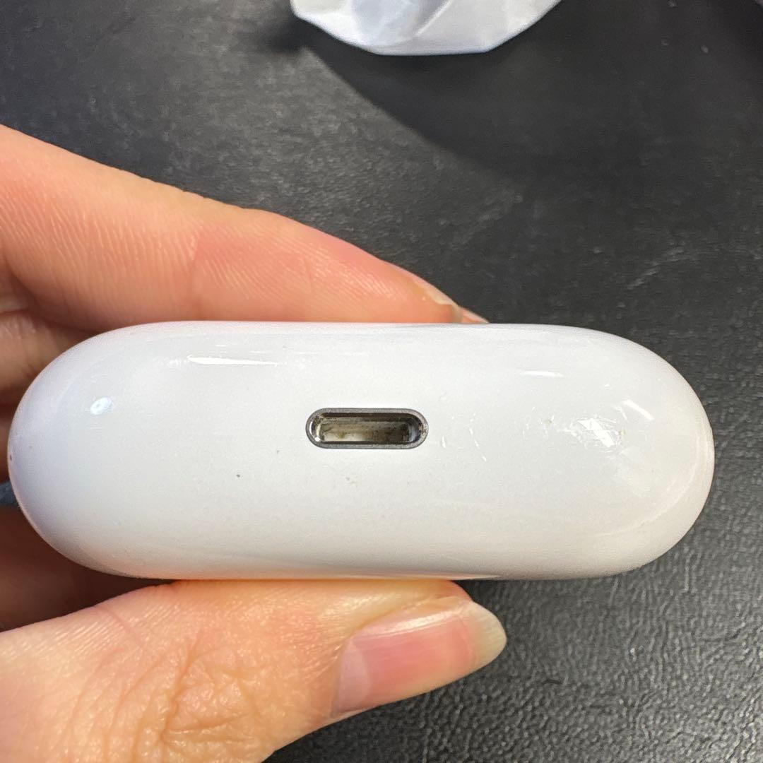 AirPods本体 ホワイト　正規品　箱無し