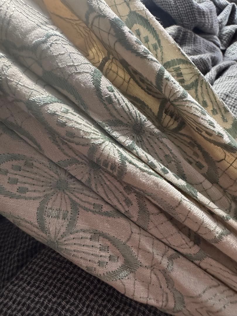 上品なビンテージ麻の折り畳み日傘　刺繍が涼しげ　カバー付　雅姫お好きな方にも