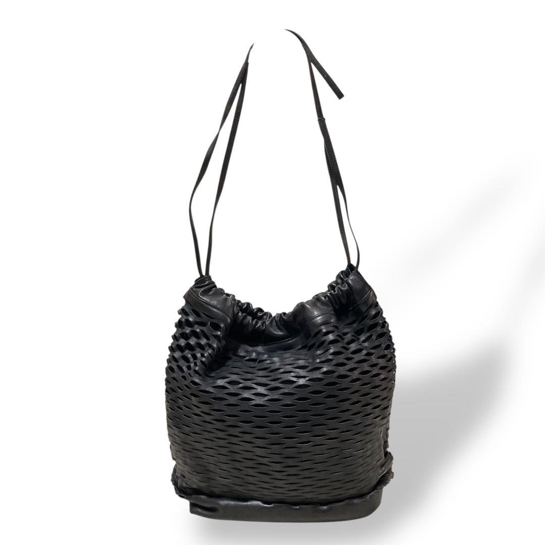 【美品】マルニ　巾着型　ショルダーバッグ　レザー　黒斜め掛けメッシュカットワーク