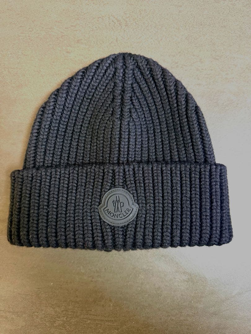モンクレール黒 ニット帽