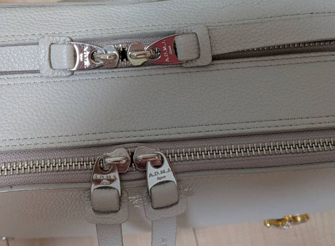 ADMJ THE BEE ショルダーバッグ