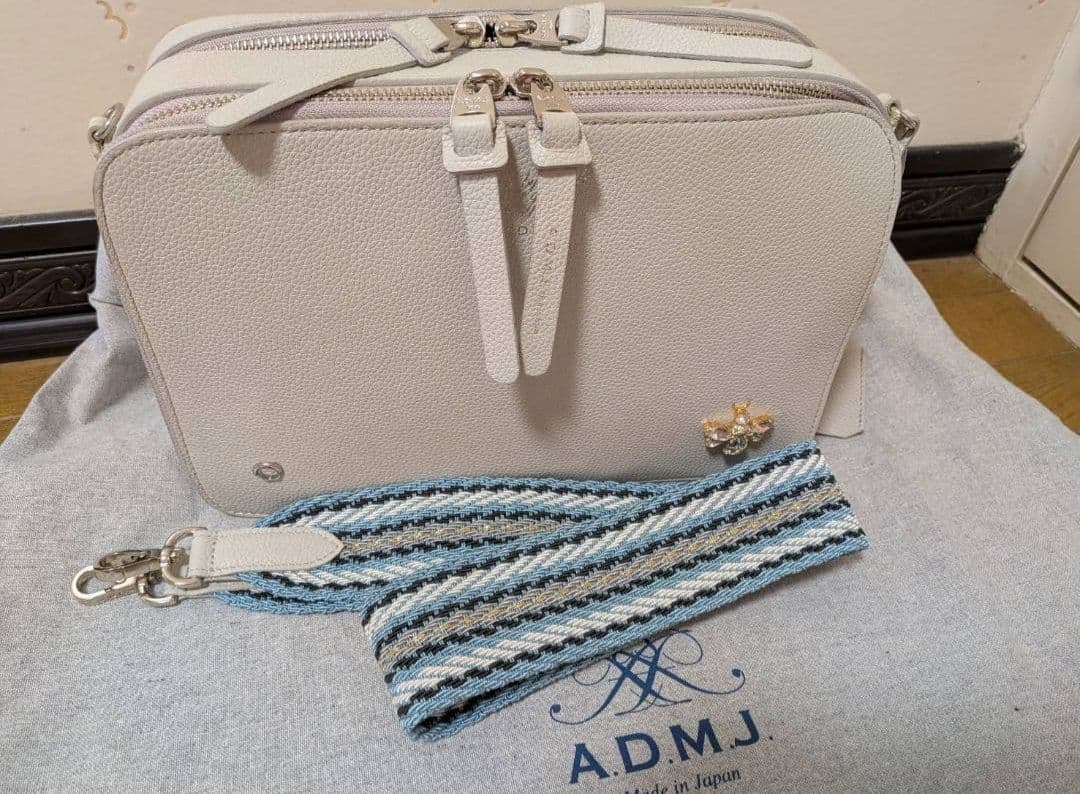 ADMJ THE BEE ショルダーバッグ