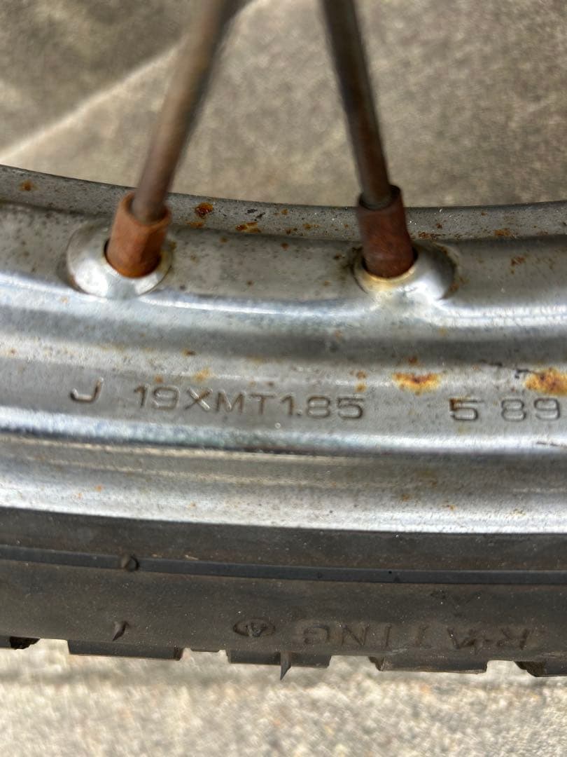 ビラーゴ250 フロントタイヤ 19インチ