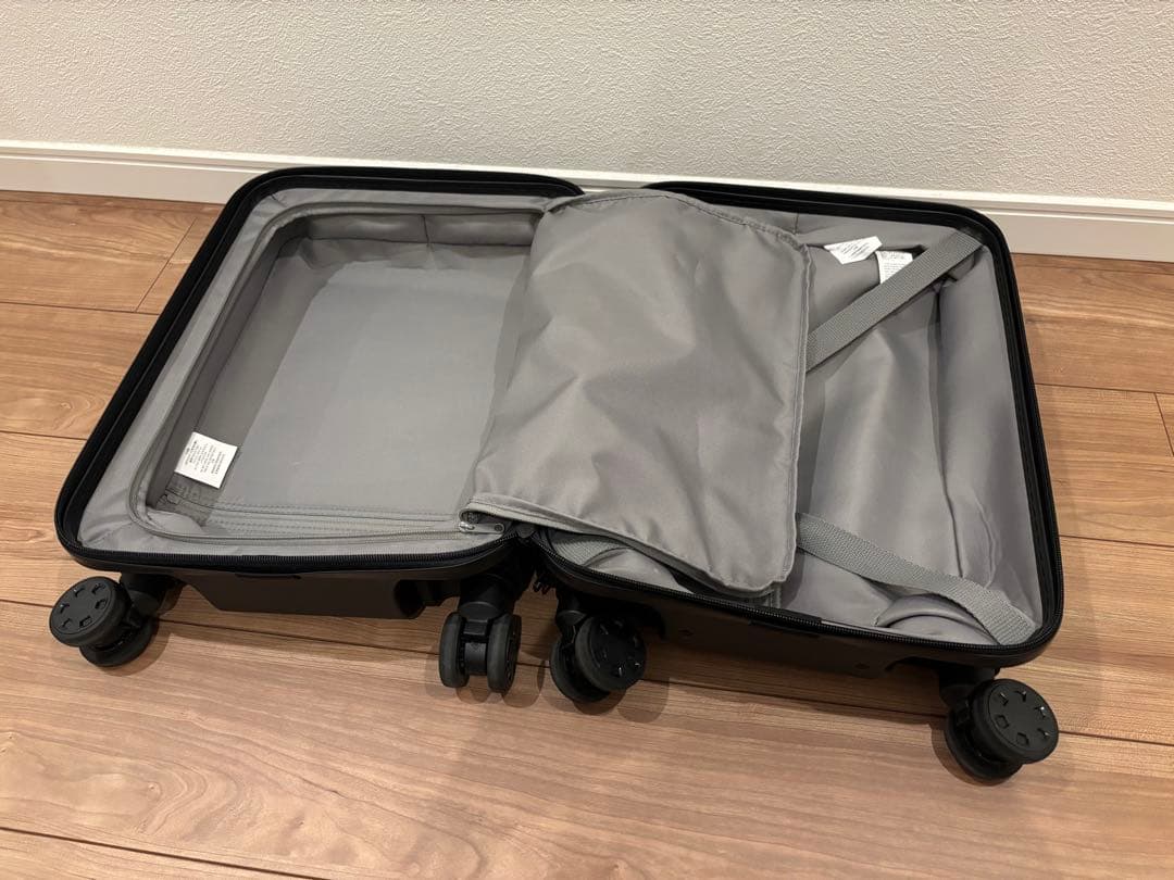 無印良品 機内持ち込み ハードキャリーケース 20L 4輪