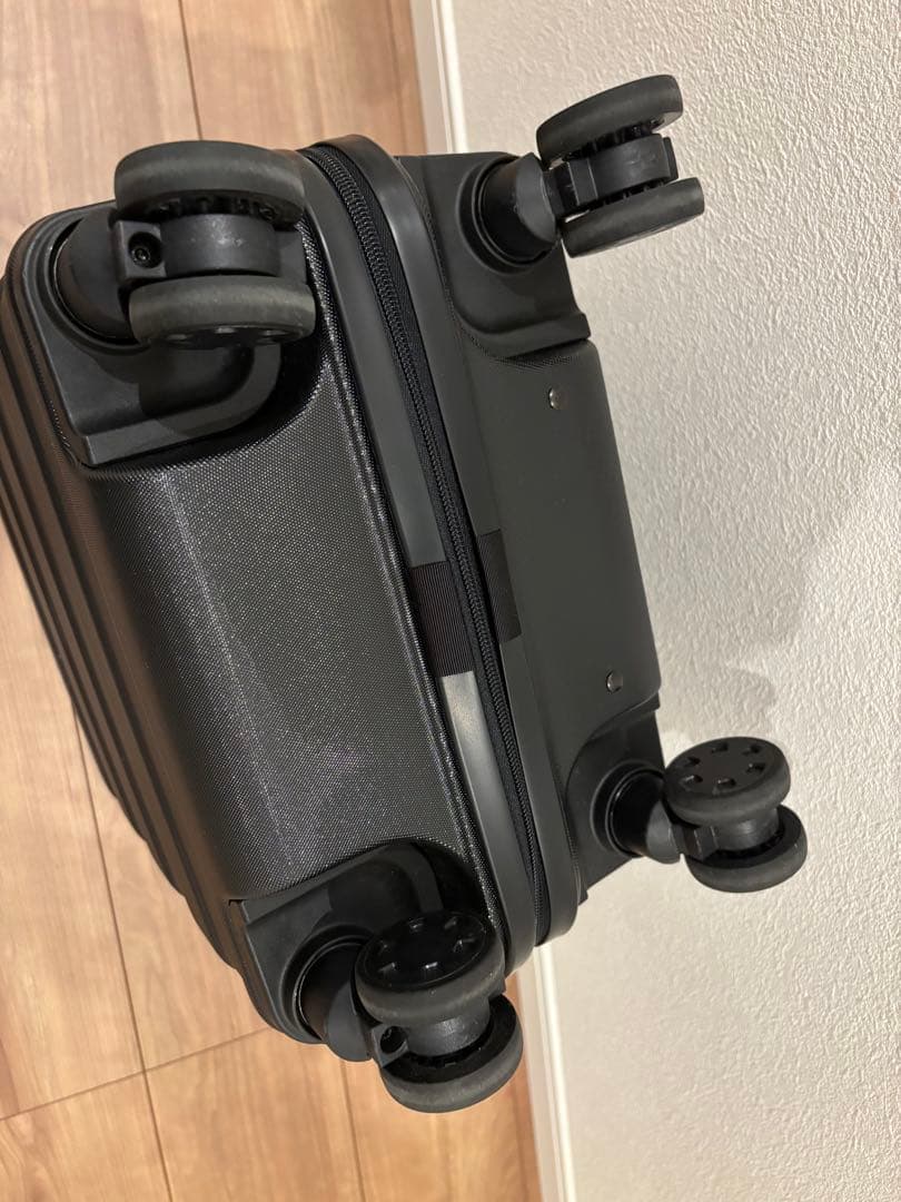 無印良品 機内持ち込み ハードキャリーケース 20L 4輪