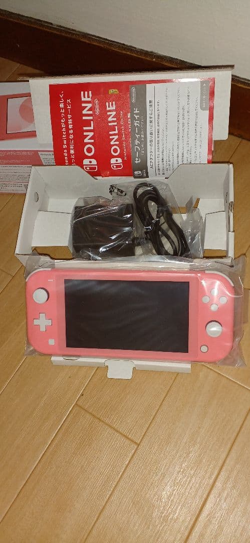 【新品未使用】任天堂 Switch Lite コ一ラル１台
