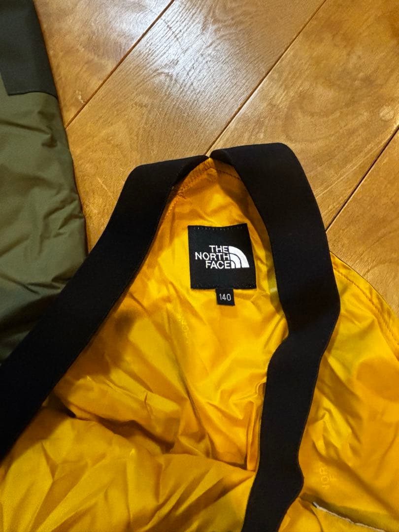 140 THE NORTH FACE 防水ジャケットとパンツセット