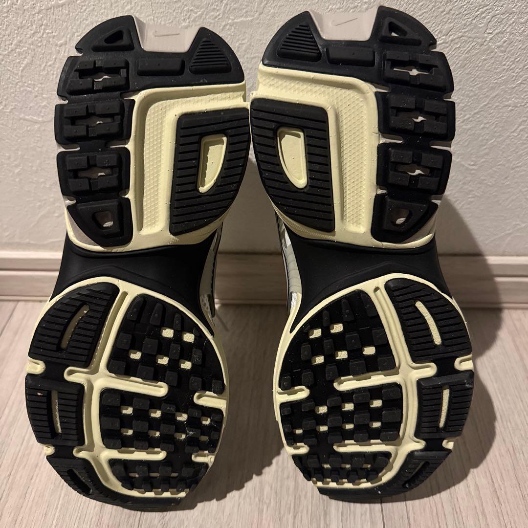 たた様 NIKE スニーカー V2KRAN ウィメンズ24.5