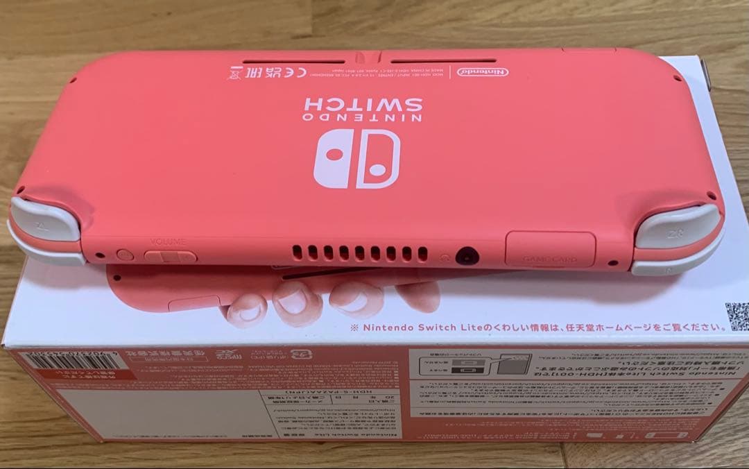 Nintendo switch lite コーラルピンク