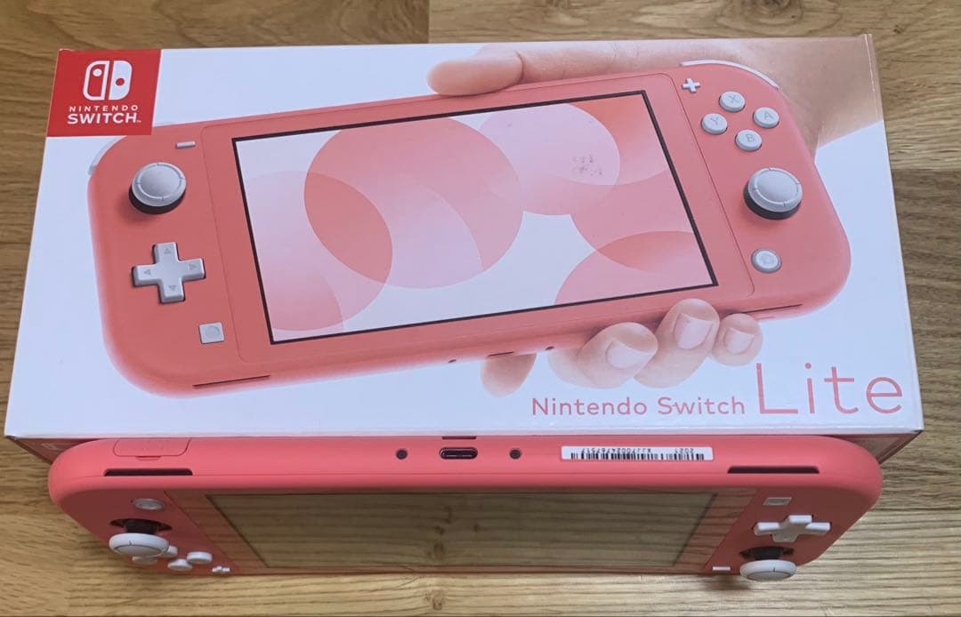 Nintendo switch lite コーラルピンク