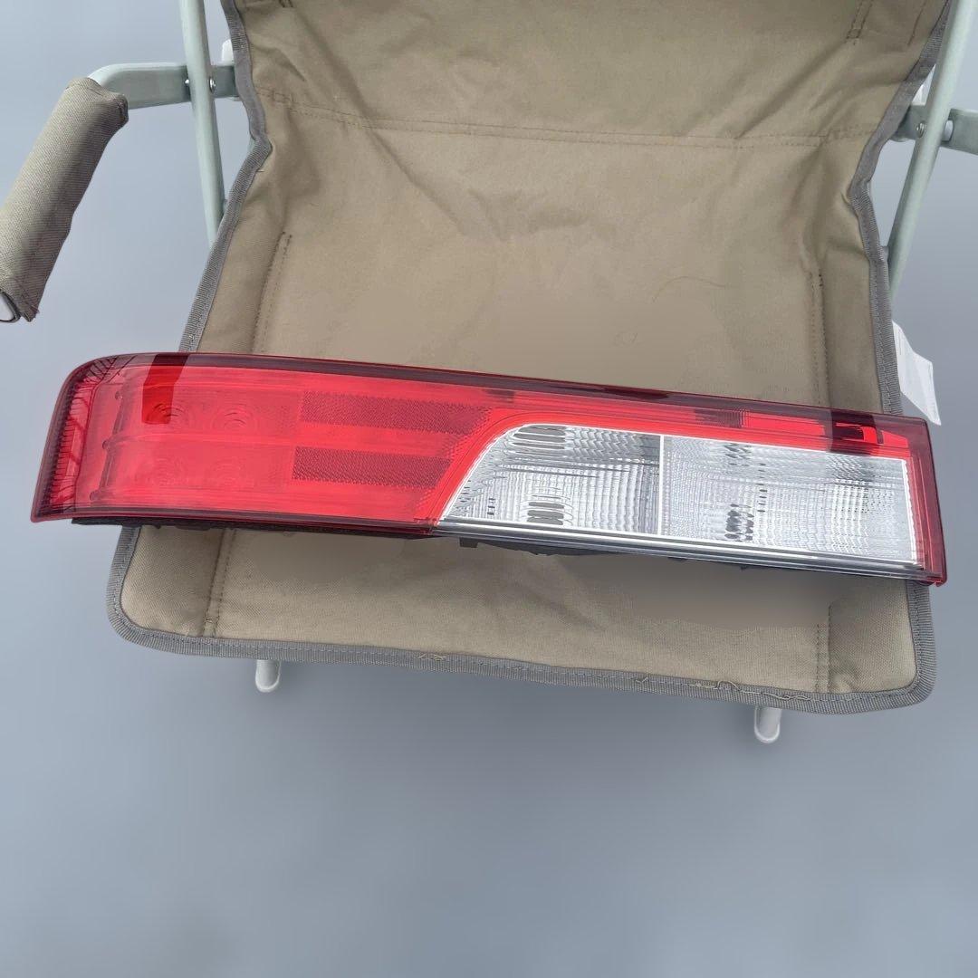 DA17Wエブリィ左中古テールランプ　35670-64P00