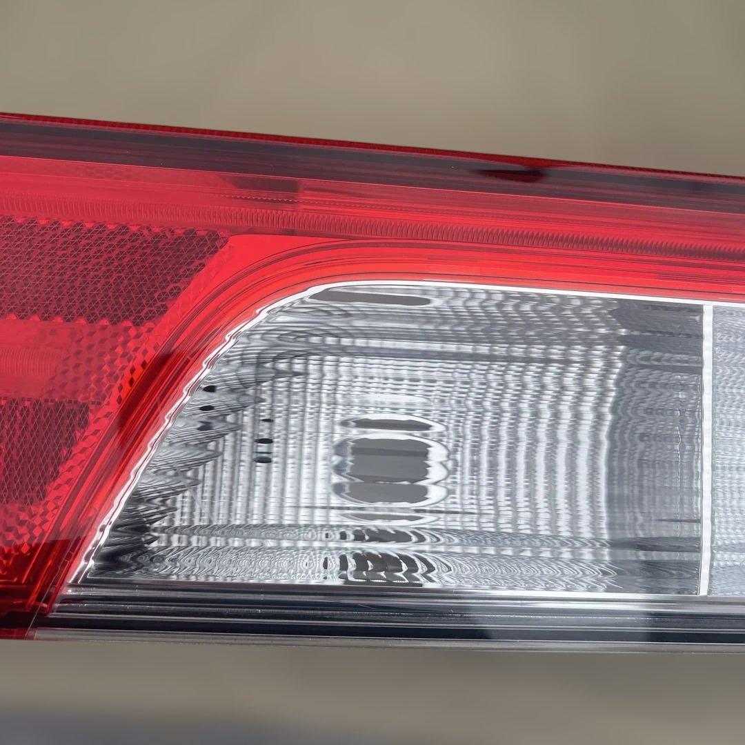 DA17Wエブリィ左中古テールランプ　35670-64P00