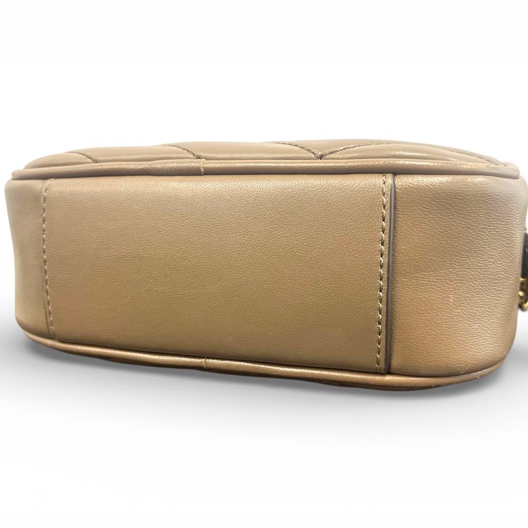 トリーバーチ キラ シェブロン スモール カメラバッグ