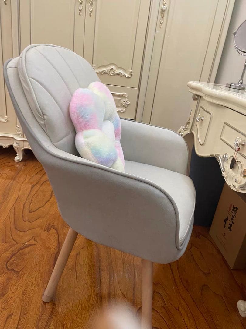 2脚セット　ダイニングチェア　回転イス　白とグレー