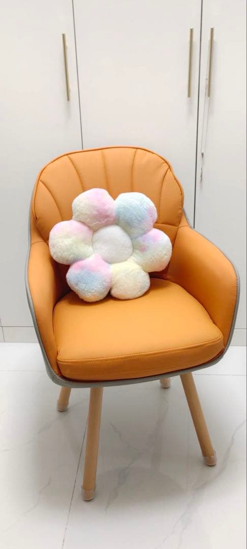 2脚セット　ダイニングチェア　回転イス　白とグレー