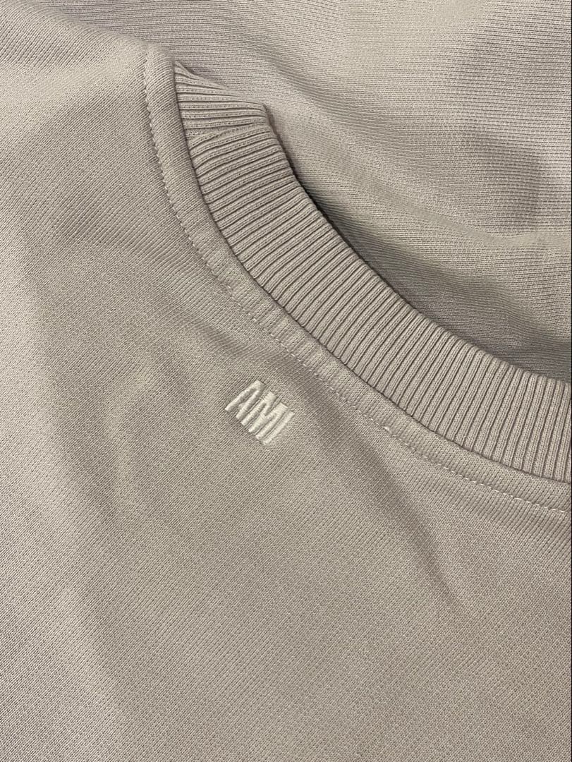 M*n様 AMI Paris Ami de Coeur スウェットシャツ 紫