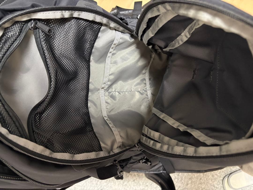 THE NORTH FACE ブラック リュックHOT SHOT