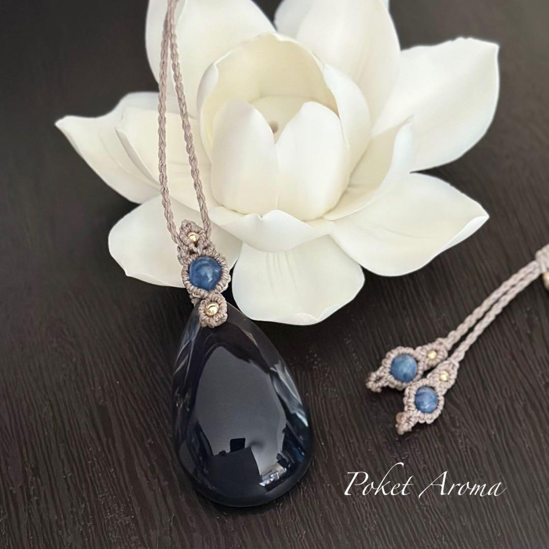 『藍紫』大きなパープルフローライトとカイヤナイトのマクラメペンダントネックレス