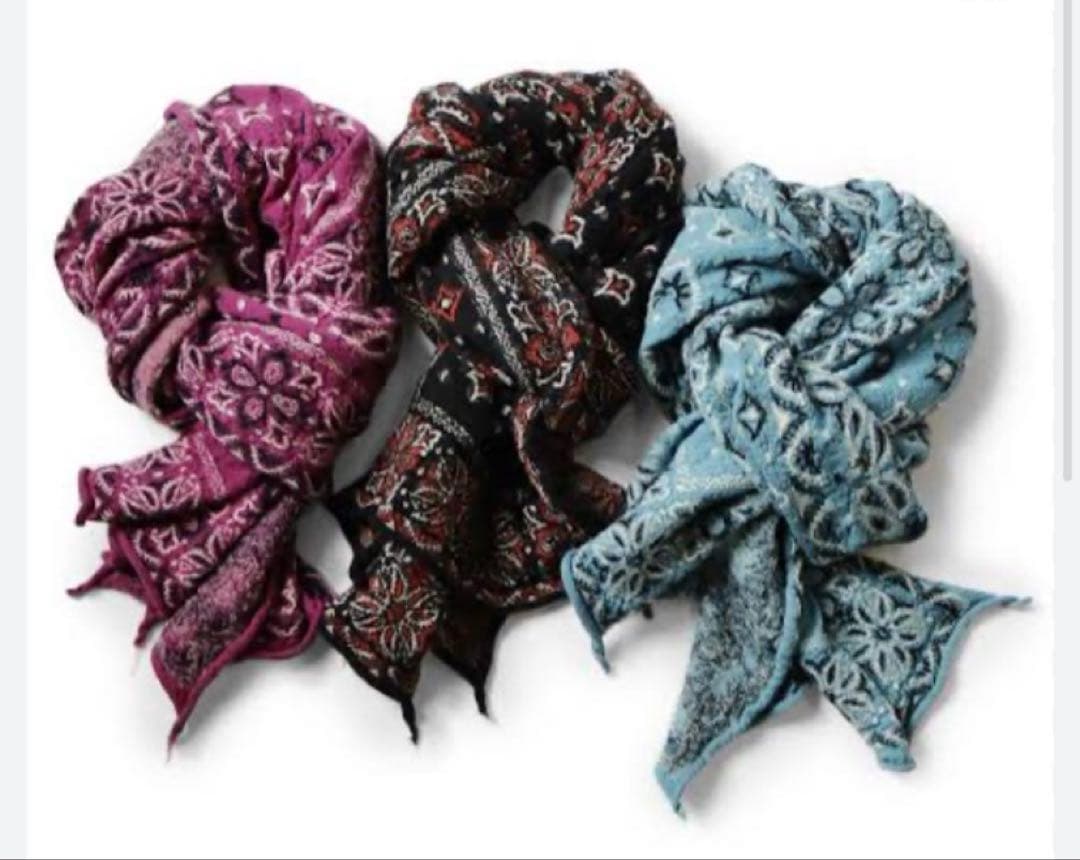 KAPITALウール 縮絨 バンダナ柄マフラー 大判ストール 水色