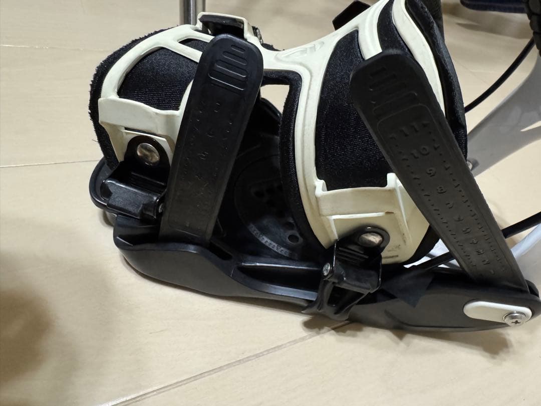 FLOW ALPHA スノーボードビンディング ホワイト