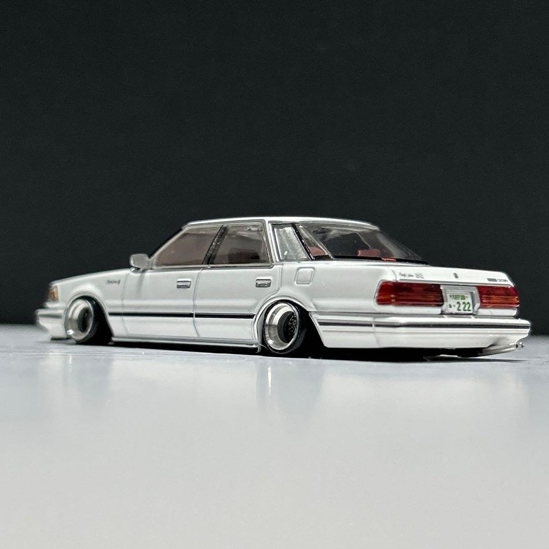 トミカリミテッドヴィンテージネオ　クラウン改