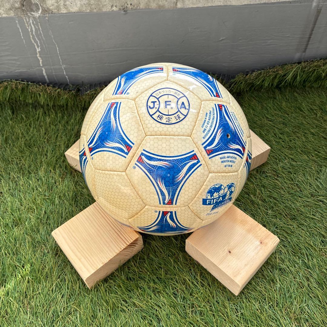 W杯フランス大会公式試合球Tricore サッカーボール　molten空気入れ付