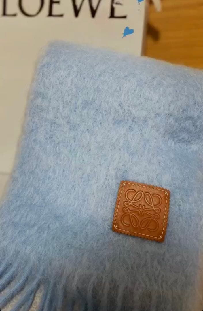 【値下げ】LOEWE 水色 フリンジ付きマフラー