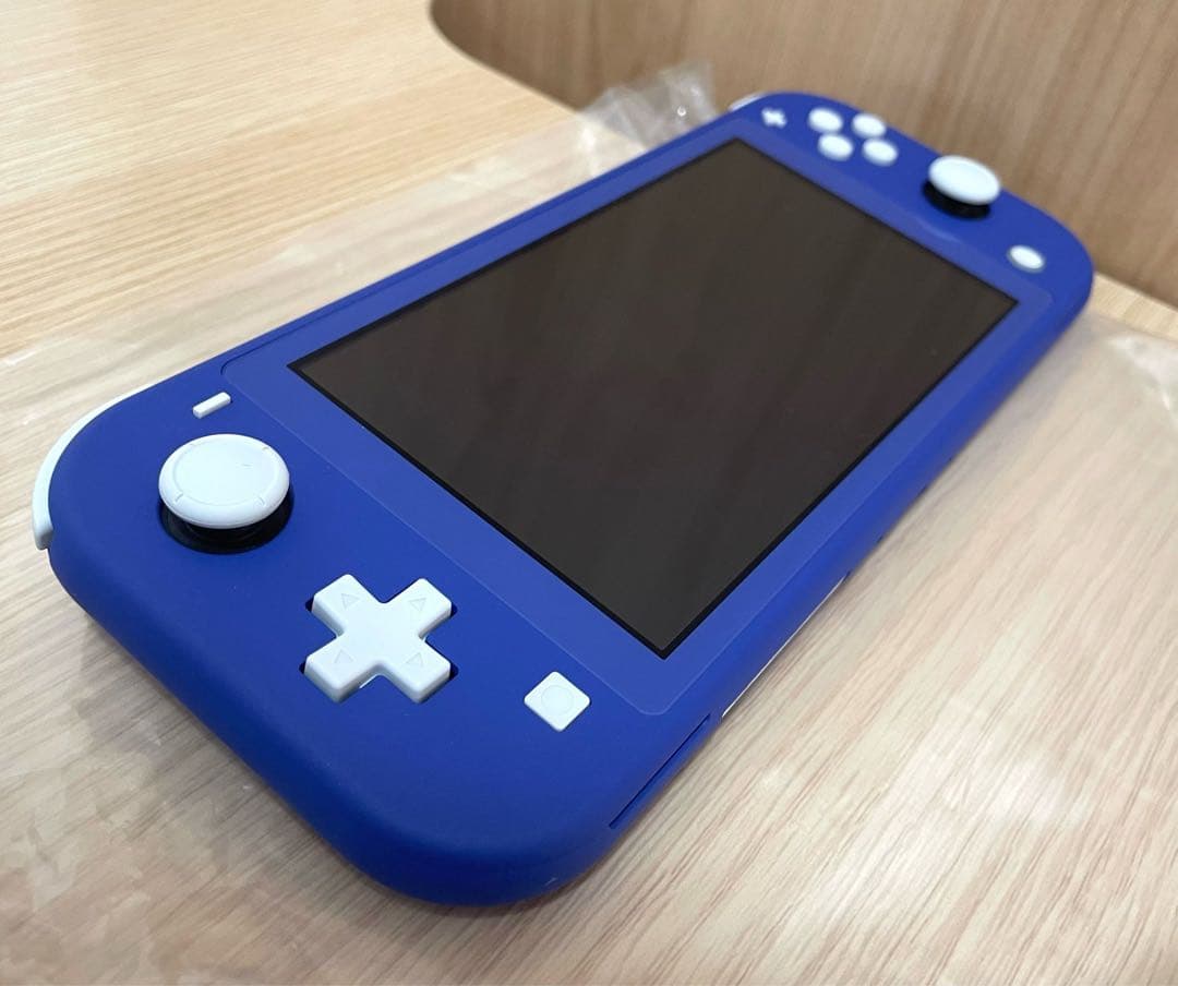 【未使用】任天堂 スイッチライト ブルー HDH-S-BBZAA