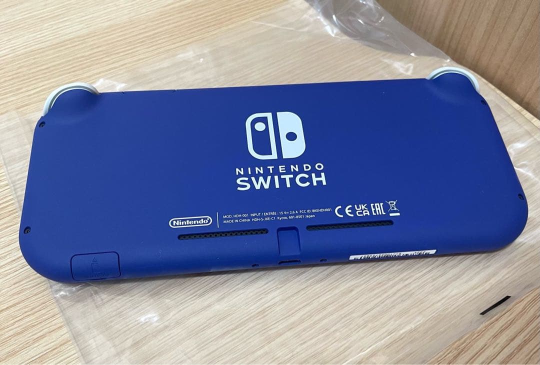 【未使用】任天堂 スイッチライト ブルー HDH-S-BBZAA