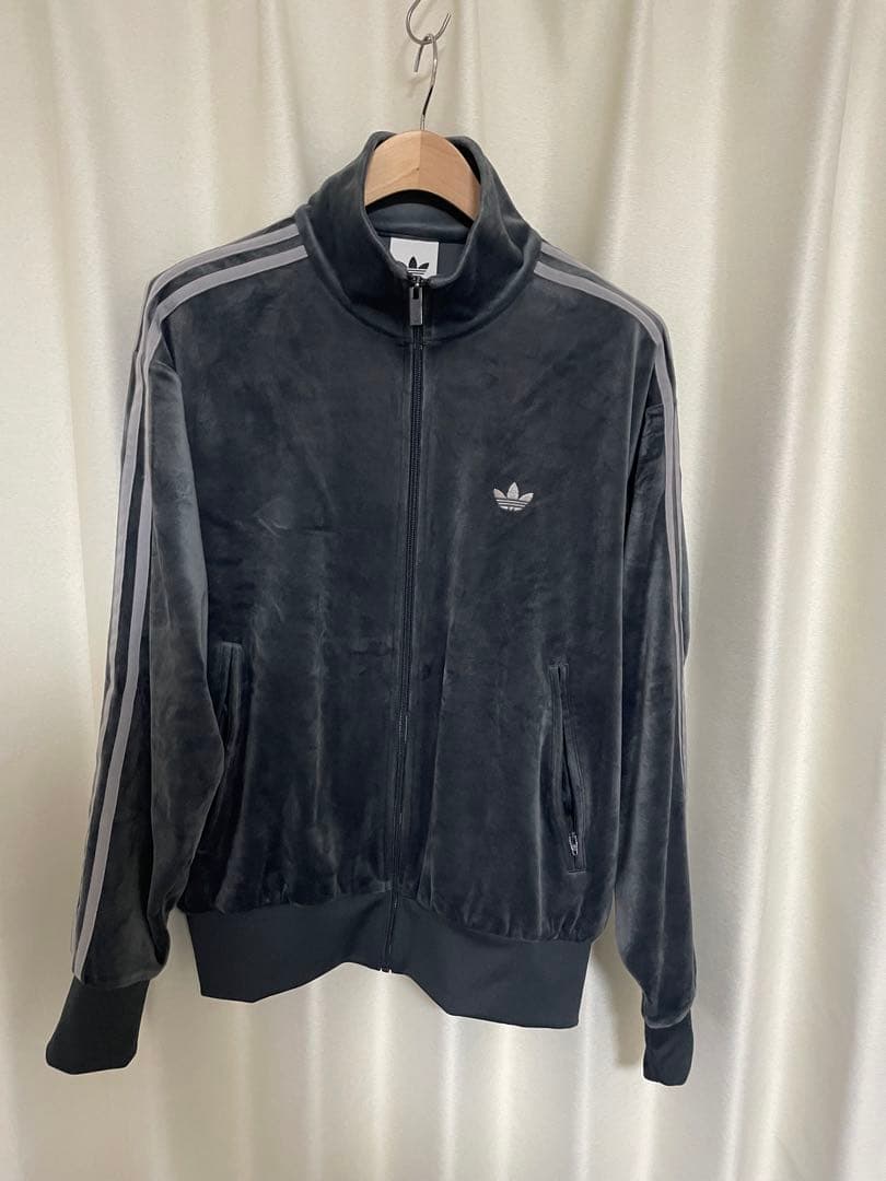 adidas ベロアトラックジャケット　Lサイズ
