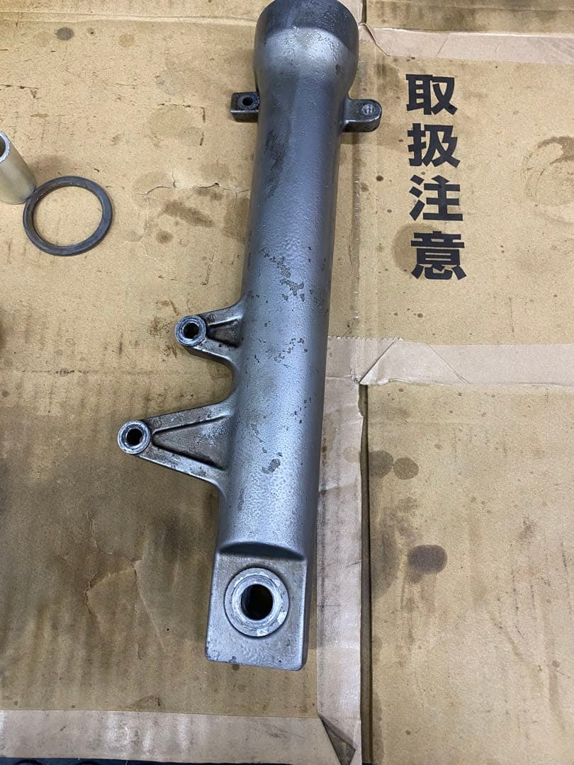 ホーネット250 フロントフォーク右側