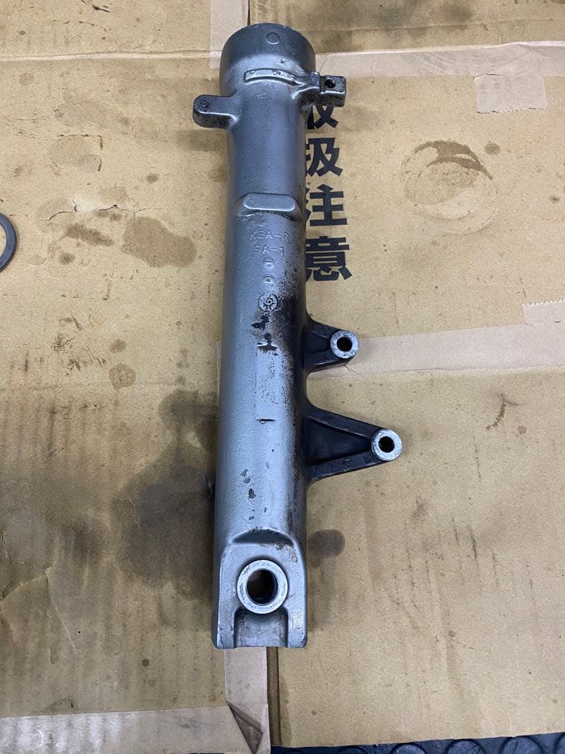 ホーネット250 フロントフォーク右側