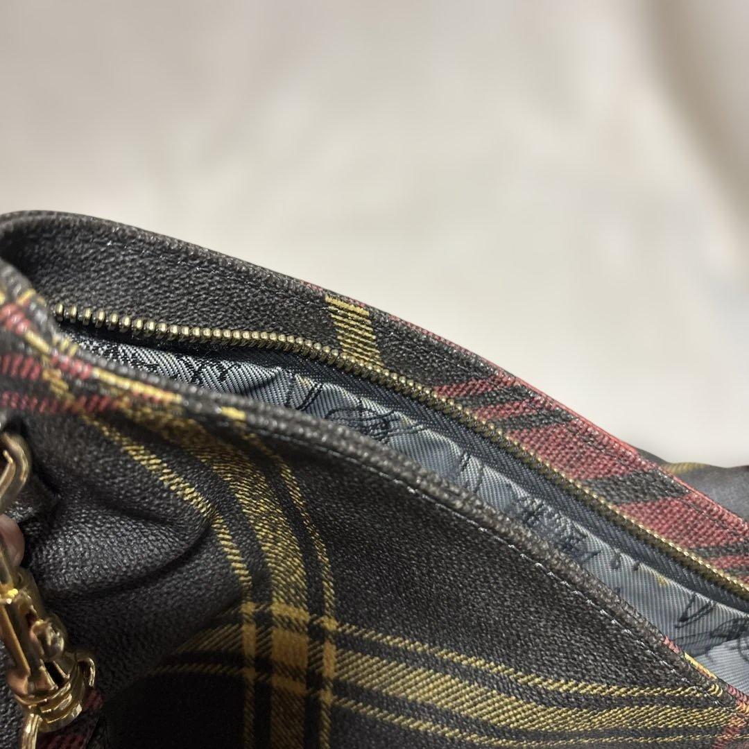 Vivienne Westwood ショルダーバッグ　オーブ　チェック柄　PVC