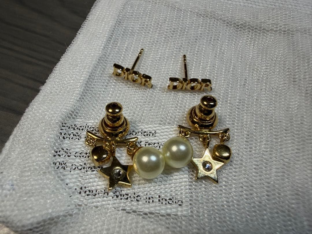 ほぼ未使用　ディオールパールスターピアス　Dio(r)evolution ピアス