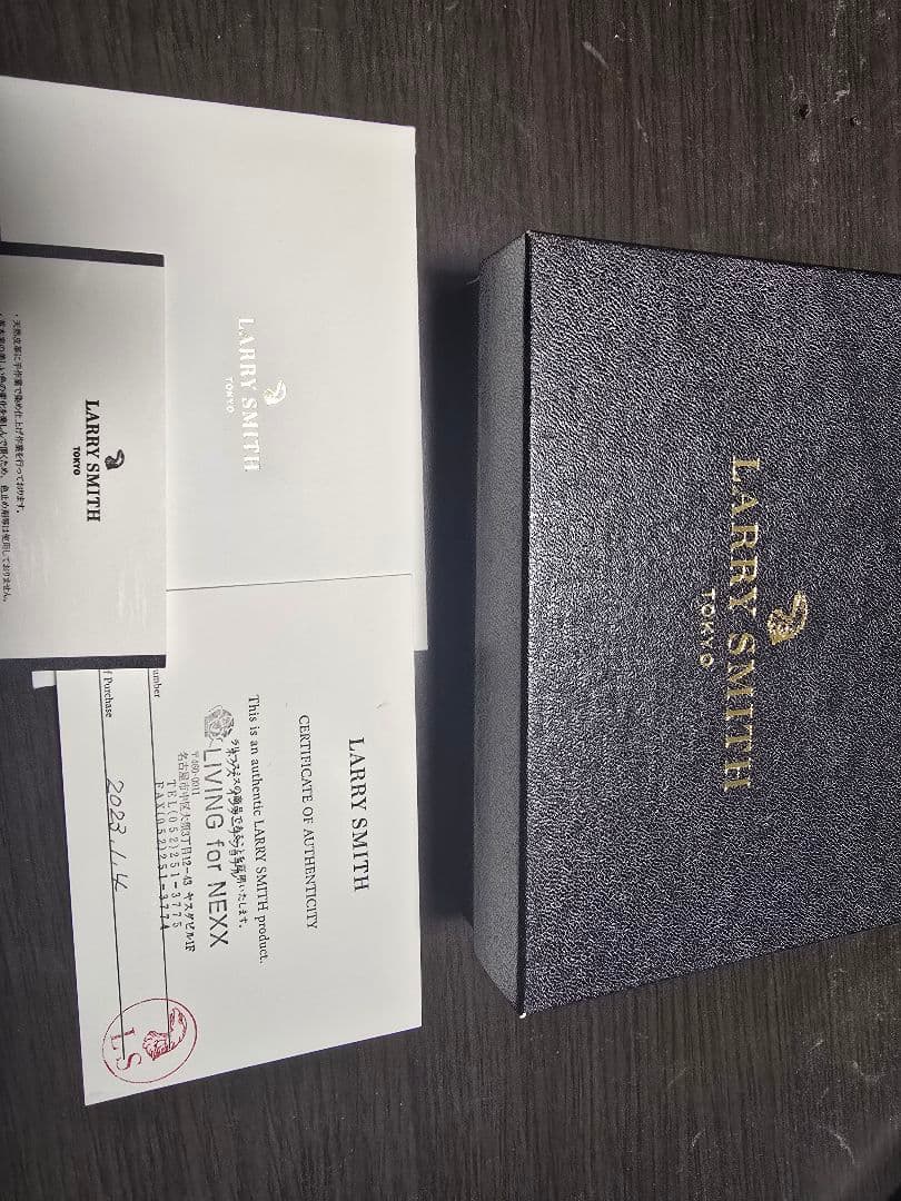 LARRY SMITH 黒 レザー 二つ折り財布