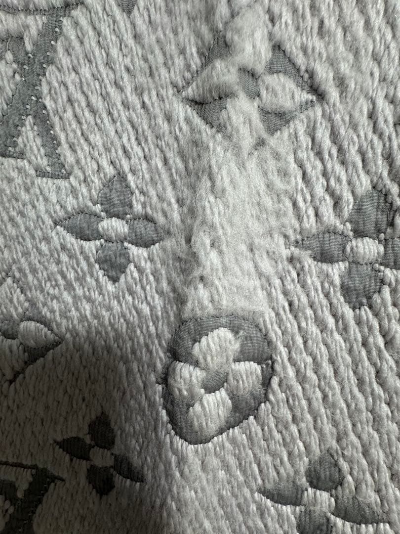 【本日までの価格】ルイヴィトン　エシャルプ ロゴマニア マフラー　ライトグレー