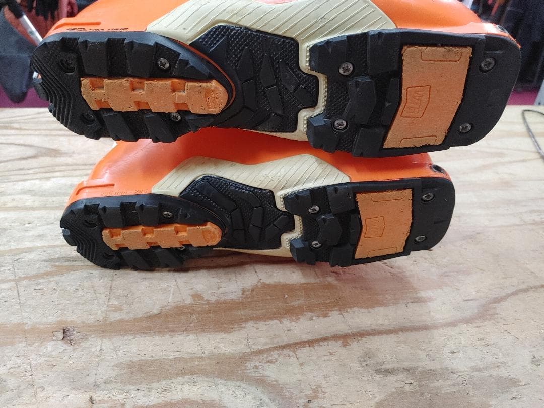 スキー 24-24.5CM LANGE FREE TOUR XT110