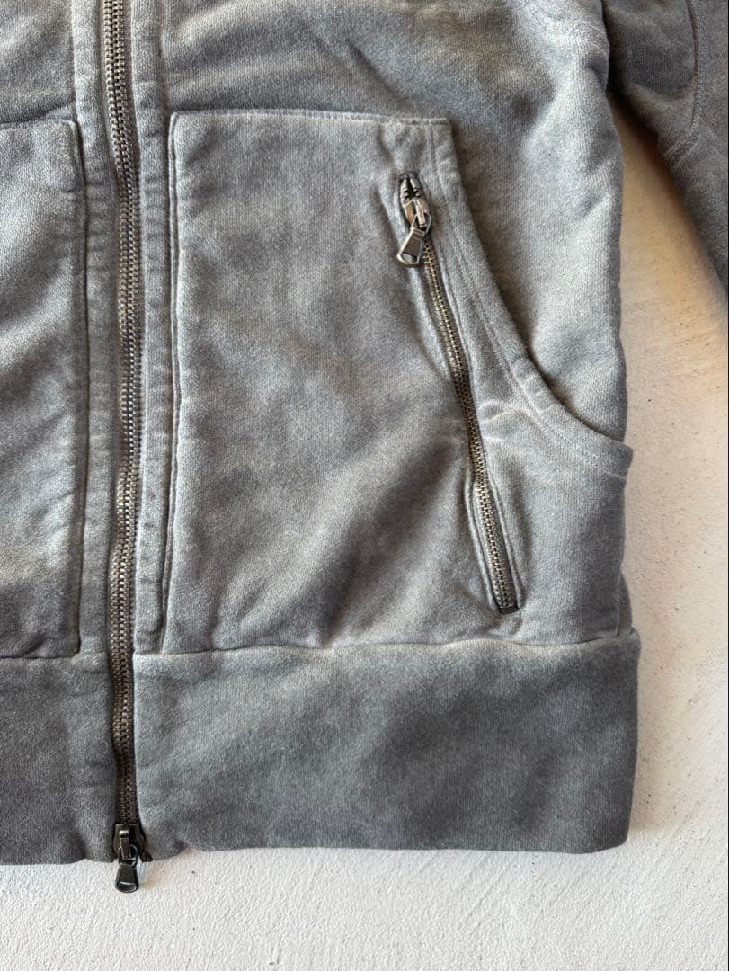 《TRANSIT PAR SUCH》ジップアップパーカー グレー(mt109)